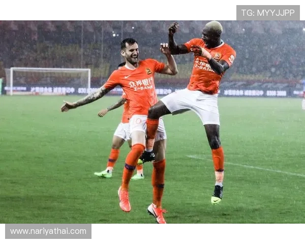 多特防线不稳问题持续，近期影响扩大，关键战表现面临考验